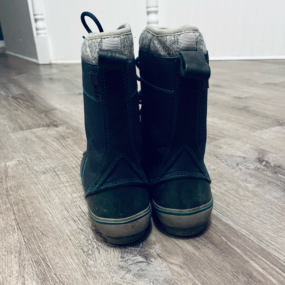 Women’s L.L. Bean Waterproof Boots. Size 8 - Picture 4 of 4